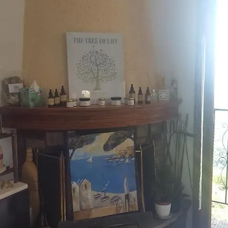 The Tree Of Life At Majestic Makrinitsa بيت ضيافة